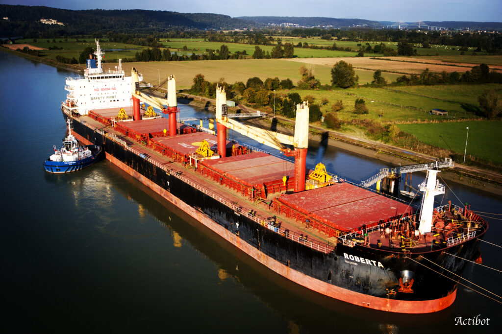 Bateau la Seine — mission par drone ACTIBOT