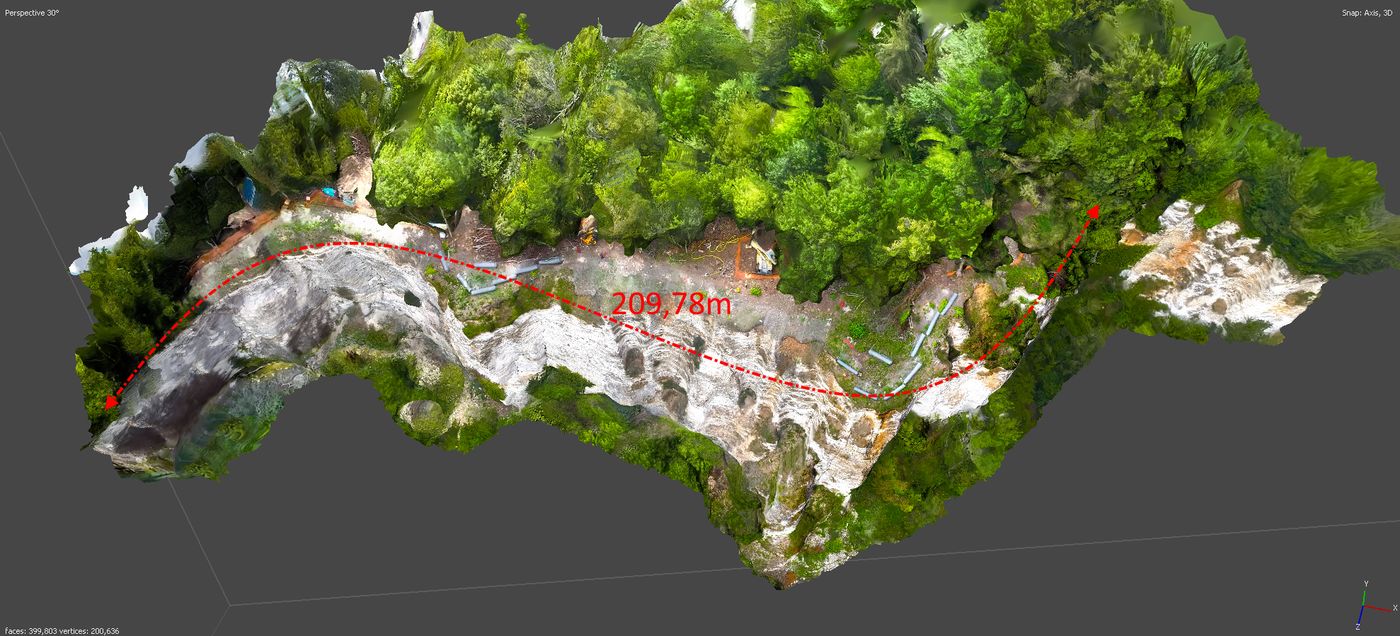 Modèle 3D photogrammétrique d'une falaise avec mesure de longueur de 209,78 mètres